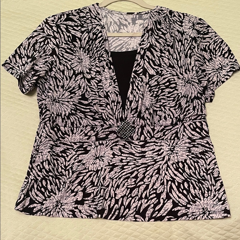 Chic Black and White Floral Women's Blouse